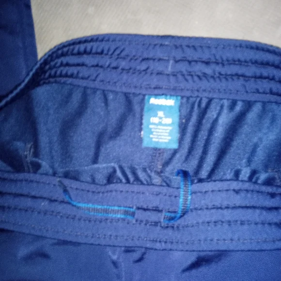 Extra large Reebok pants - Picture 2 of 3